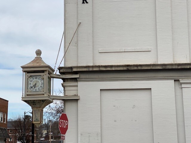 More Photos Of 202 N Washington Ave, Pulaski Office For Sale