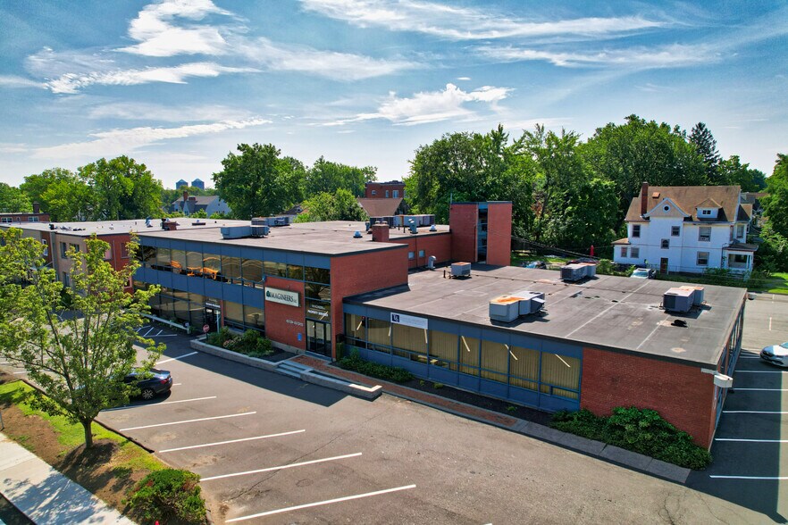 More Photos Of 631-635 Farmington Ave, Hartford Office For Sale