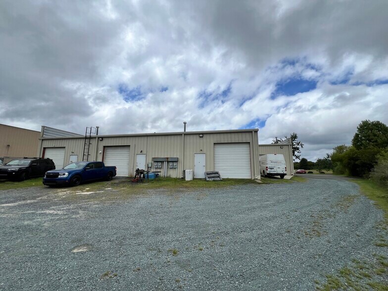 More Photos Of 1405 Babbage Ln, Indian Trail Light Distribution For Lease