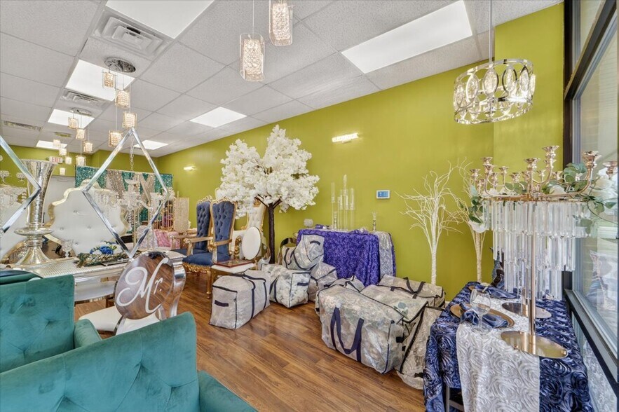 More Photos Of 2055 Blue Spring Rd, Huntsville Storefront Retail Office For Sale