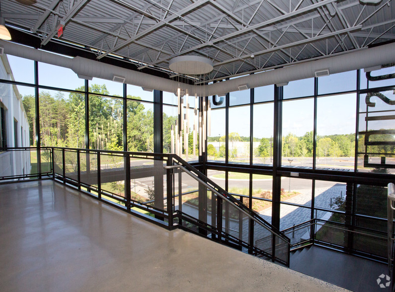 More Photos Of 1 Edison Dr, Alpharetta Unknown For Lease