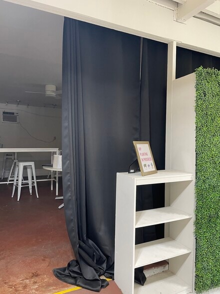 More Photos Of 2058 S Lamar Blvd, Austin Freestanding For Lease