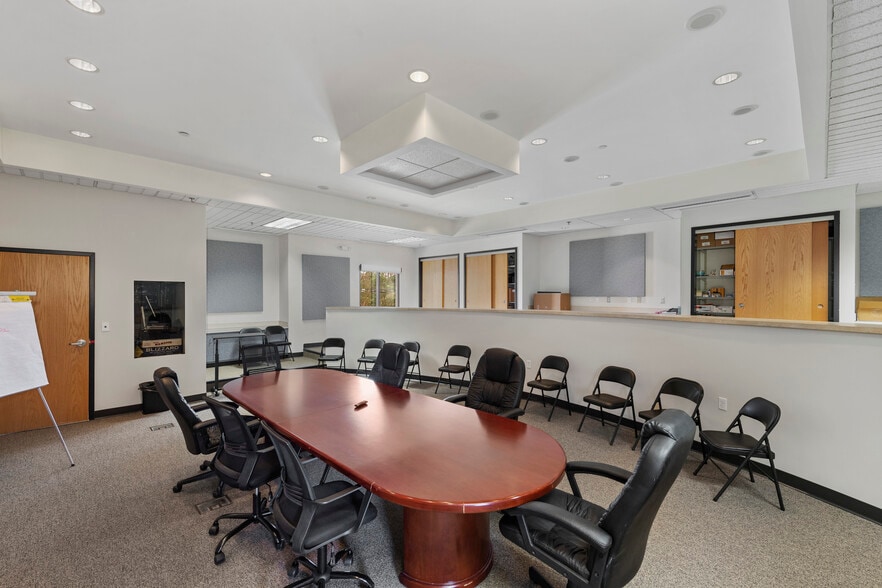 More Photos Of 890 East St, Tewksbury Light Manufacturing For Lease
