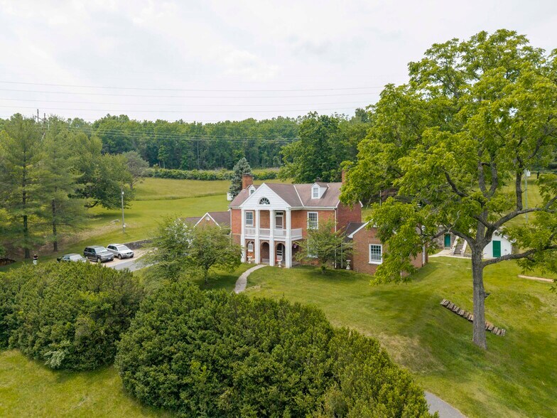 More Photos Of 610 New Hope Rd, Staunton Specialty For Sale