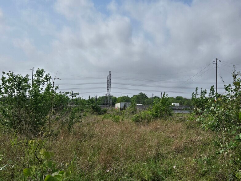 More Photos Of 8006 Hall Rd, Houston Land For Lease