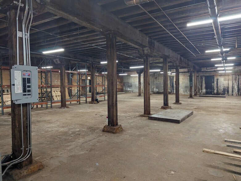 More Photos Of 833 W Haines St, Chicago Specialty For Sale