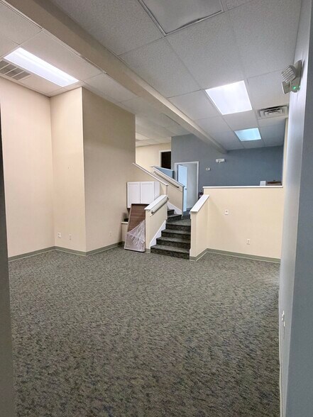 More Photos Of 900 SE Ocean Blvd, Stuart Office For Sale