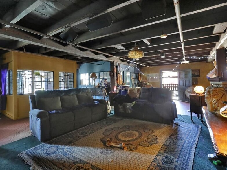 More Photos Of 1524 Friedensburg Rd, Reading Storefront Retail Residential For Sale