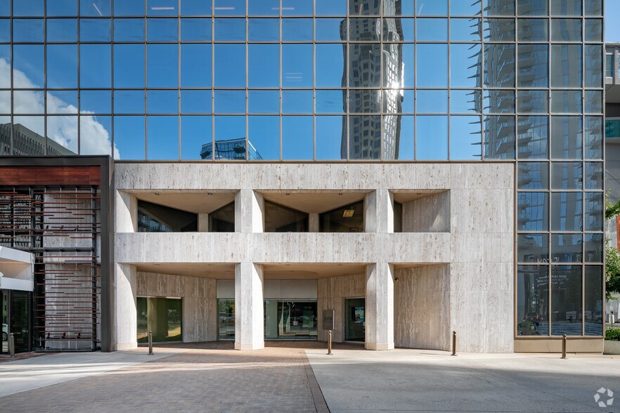 More Photos Of 3379 Peachtree Rd NE, Atlanta Coworking Space