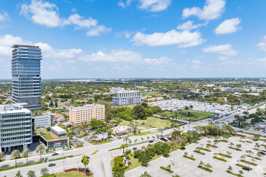 More Photos Of 800 SE 4th Ave, Hallandale Beach Office For Lease