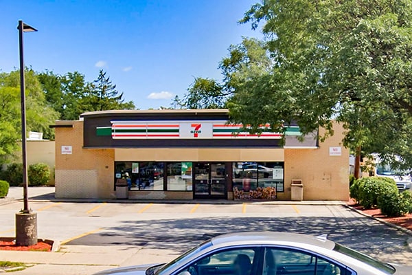 Primary Photo Of 8357 Skokie Blvd, Skokie Convenience Store For Lease