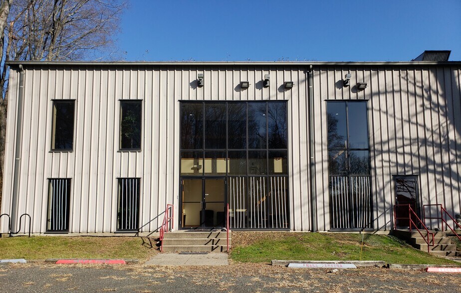 More Photos Of 665 Amherst Rd, Sunderland Research And Development For Sale