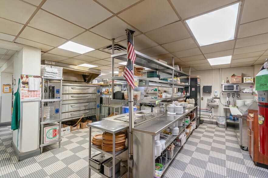 More Photos Of 232 W Moorestown Rd, Wind Gap Restaurant For Sale