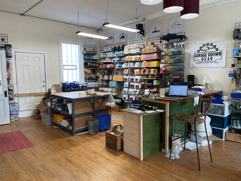 More Photos Of 1828-1832 E 35th St, Minneapolis Storefront For Lease