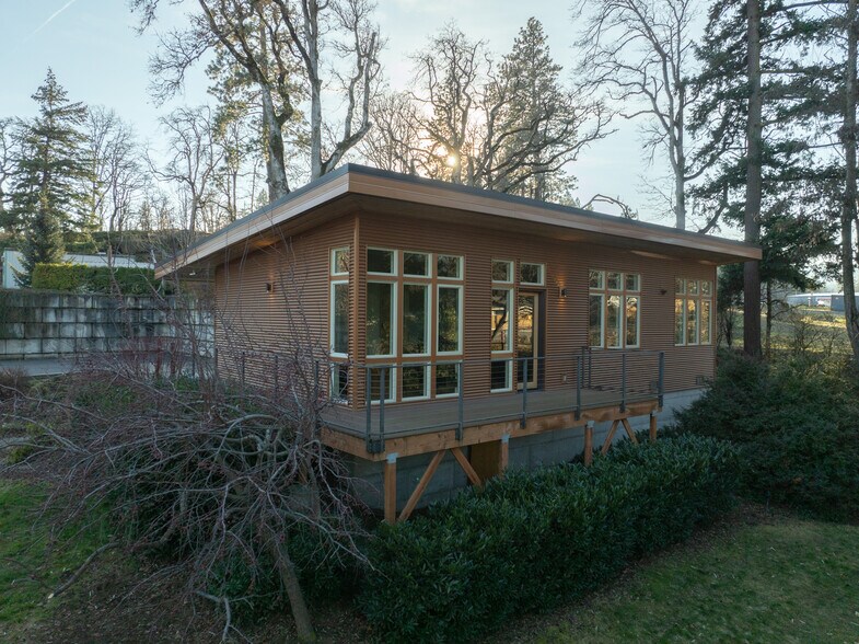 More Photos Of 3239 Cascade Ave, Hood River Office Residential For Lease