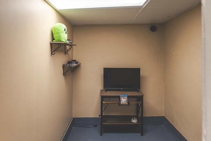 More Photos Of 25 Maynard Ct, Pontiac Apartments For Sale