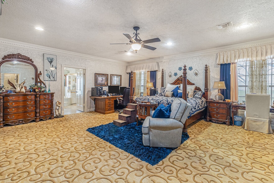 More Photos Of 1454 Oday Rd, Pearland Light Manufacturing For Sale