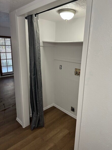 More Photos Of 2810 Vail Ave SE, Albuquerque Apartments For Sale