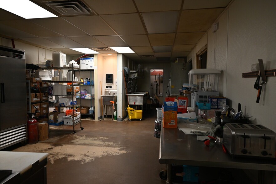 More Photos Of 121 S Berry St, Burkburnett Restaurant For Sale