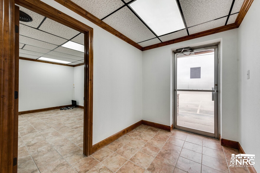 More Photos Of 6700 I-20, Midland Warehouse For Lease