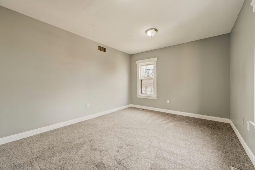 More Photos Of 4432 Pearl Rd, Cleveland Specialty For Sale