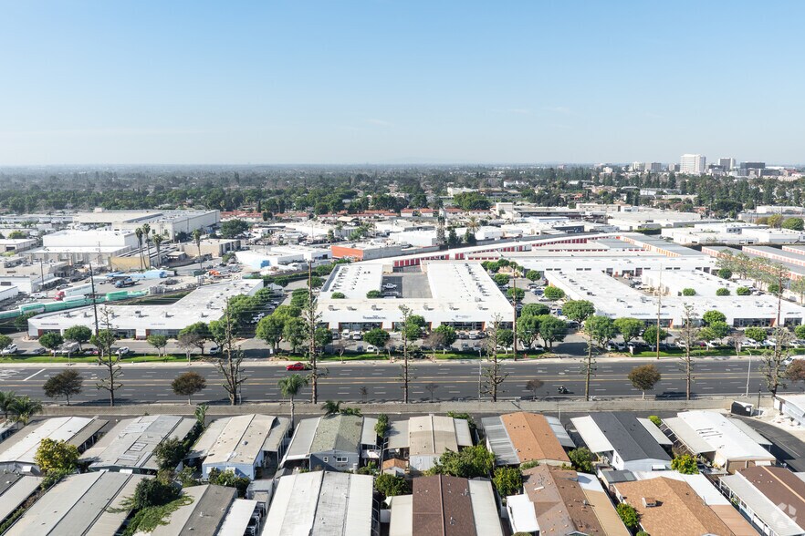 More Photos Of 600 S Grand Ave, Santa Ana Unknown For Lease