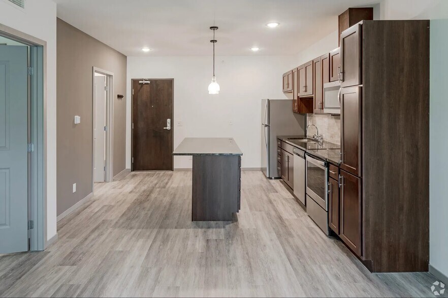 More Photos Of 1935 2nd St SW, Rochester Apartments For Sale