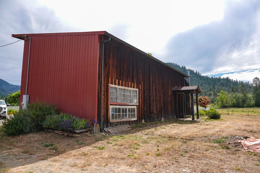 More Photos Of 44510 State 96 Hwy, Seiad Valley Land For Sale