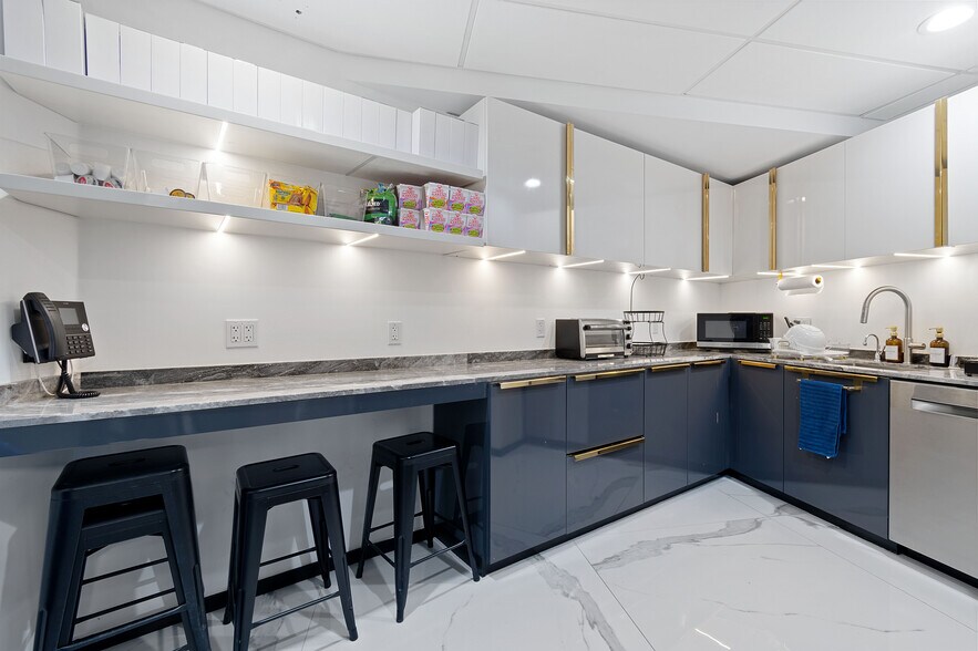 More Photos Of 1500 7th St, San Francisco Coworking Space