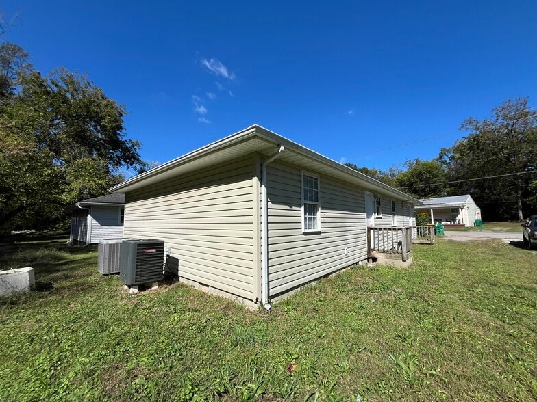 More Photos Of 172 McKeever St, Petersburg Multifamily For Sale