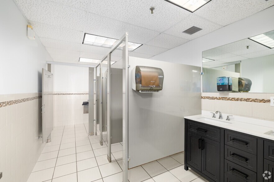 More Photos Of 340 North Ave E, Cranford Office For Lease