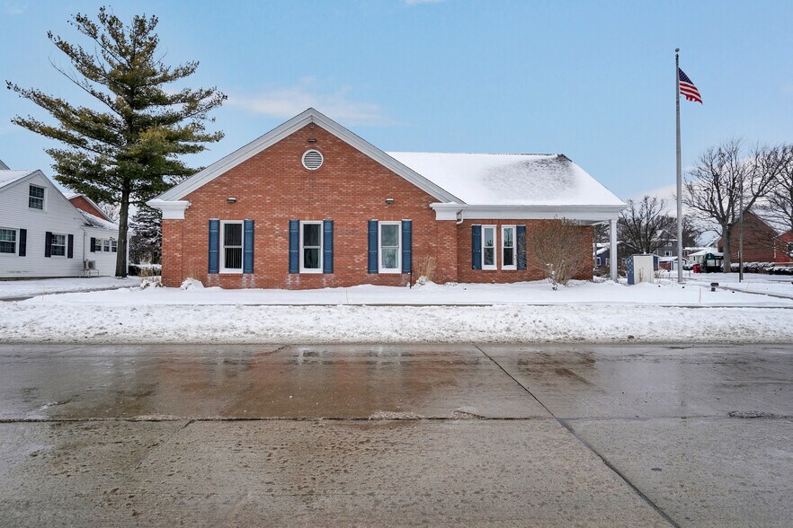 Primary Photo Of 102 S 3rd St, Saint Clair Bank For Sale