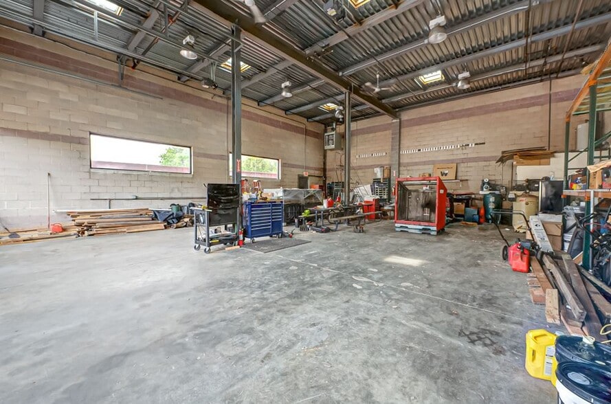 More Photos Of 175 Route 109, West Babylon Truck Terminal For Sale