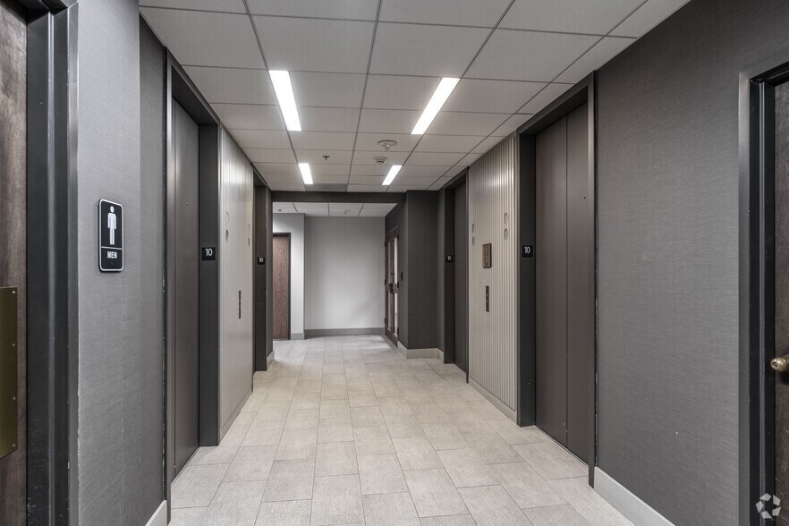 More Photos Of 508 W Wall St, Midland Office For Lease