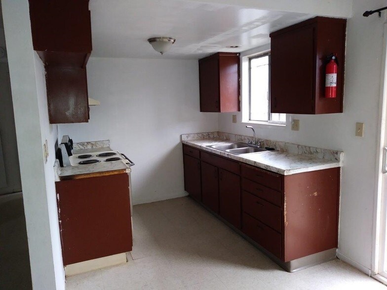 More Photos Of 8120 Tam O Shanter Dr, Stockton Apartments For Sale