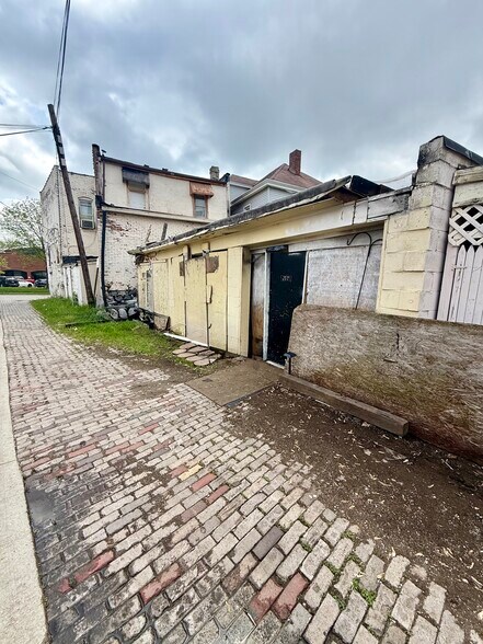 More Photos Of 285 Miami Ave, Columbus Storefront Retail Residential For Sale