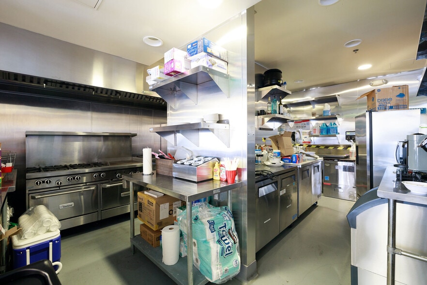 More Photos Of 1104 Highland Ave, Manhattan Beach Loft Creative Space For Sale