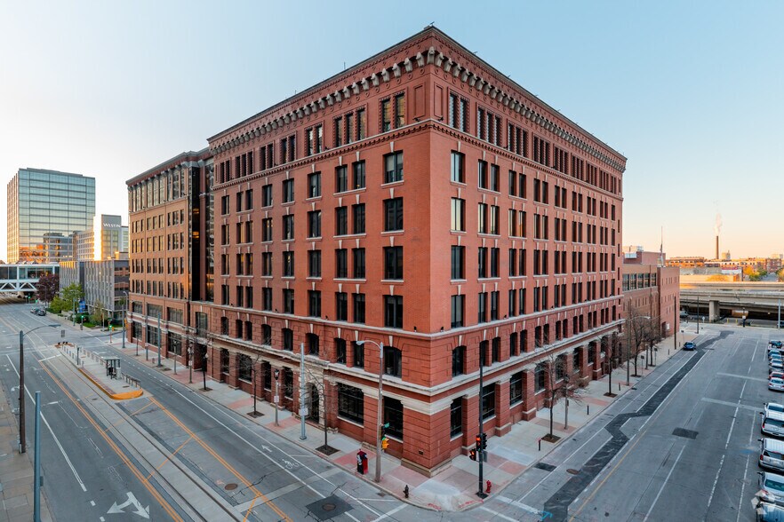 More Photos Of 507 E Michigan St, Milwaukee Office For Lease