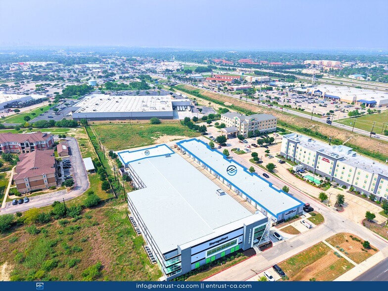 More Photos Of 8114 City Base Landing, San Antonio Unknown For Lease