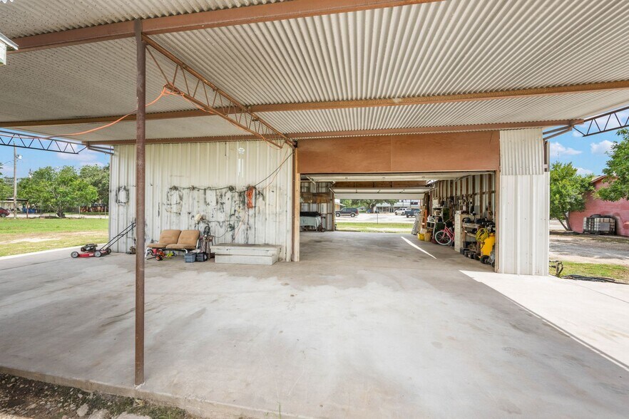 More Photos Of 1421 2nd St, Pleasanton Auto Repair For Sale