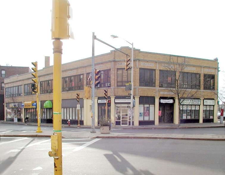 More Photos Of 2-10 Market St, Lynn Office For Sale