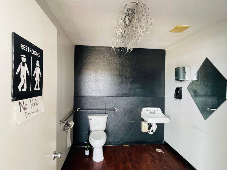 More Photos Of 9750 S Hwy 6, Sugar Land Unknown For Lease