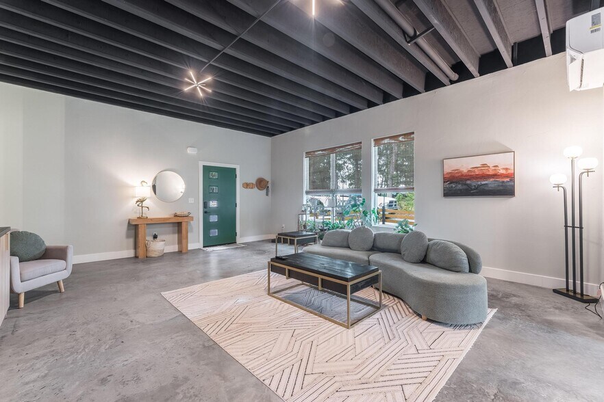 More Photos Of 13870 HWY 279, Gravette Flex For Sale