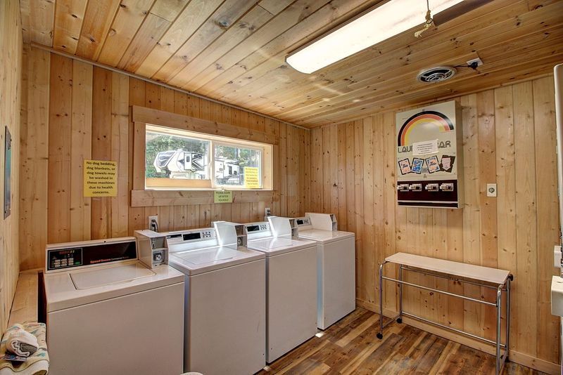 More Photos Of 23113 Rollins Lakeshore Dr, Rollins General Retail For Sale