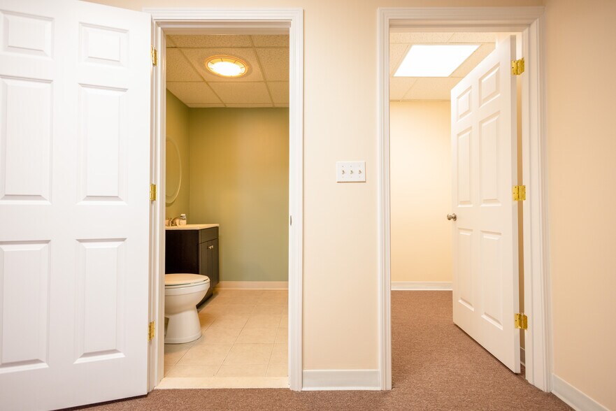 More Photos Of 33 Union St, East Walpole Storefront Retail Residential For Lease