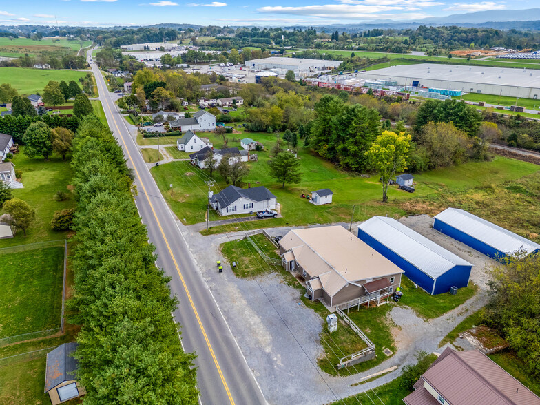 Primary Photo Of 3864 Bob White Blvd, Pulaski Apartments For Sale