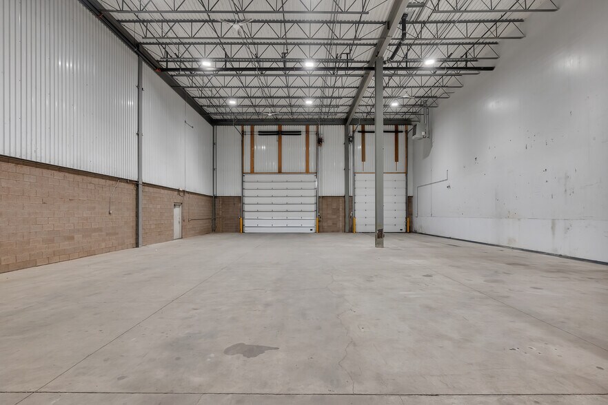 More Photos Of 30B Post Rd, Colonie Warehouse For Lease