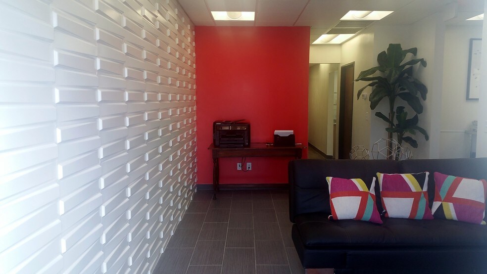 More Photos Of 1319-1359 Motor Cir, Dallas Warehouse For Lease