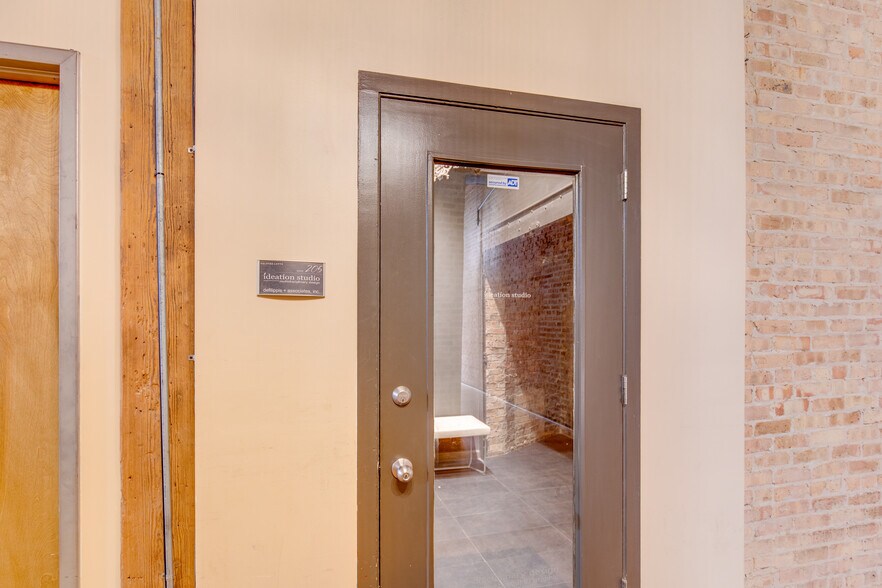 More Photos Of 1000 N Halsted St, Chicago Loft Creative Space For Lease