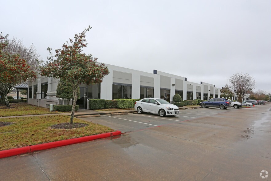 More Photos Of 210-240 Spring Hill Dr, The Woodlands Unknown For Lease